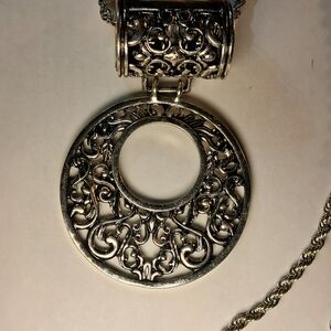Intricate Silvertone Filigree Open Circle Necklace w/ Rope Chain